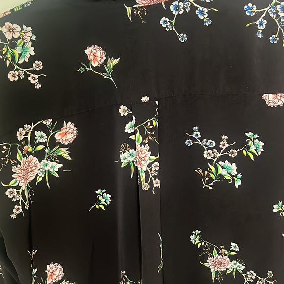 H&M size 12 button down blouse - Picture 8 of 9